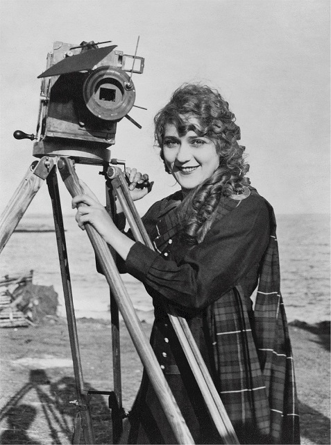 mary-pickford-516151_1280 2